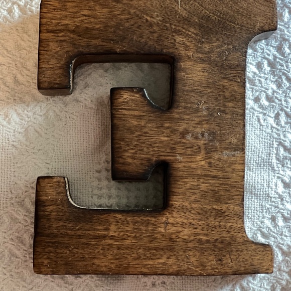 Solid Wood Decorative letter "E" - Picture 2 of 4